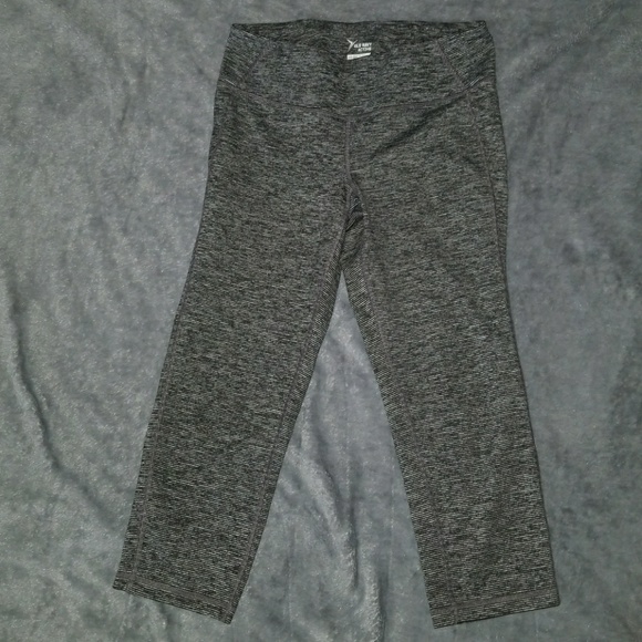 Old Navy Active Go Dry Capri Leggings 